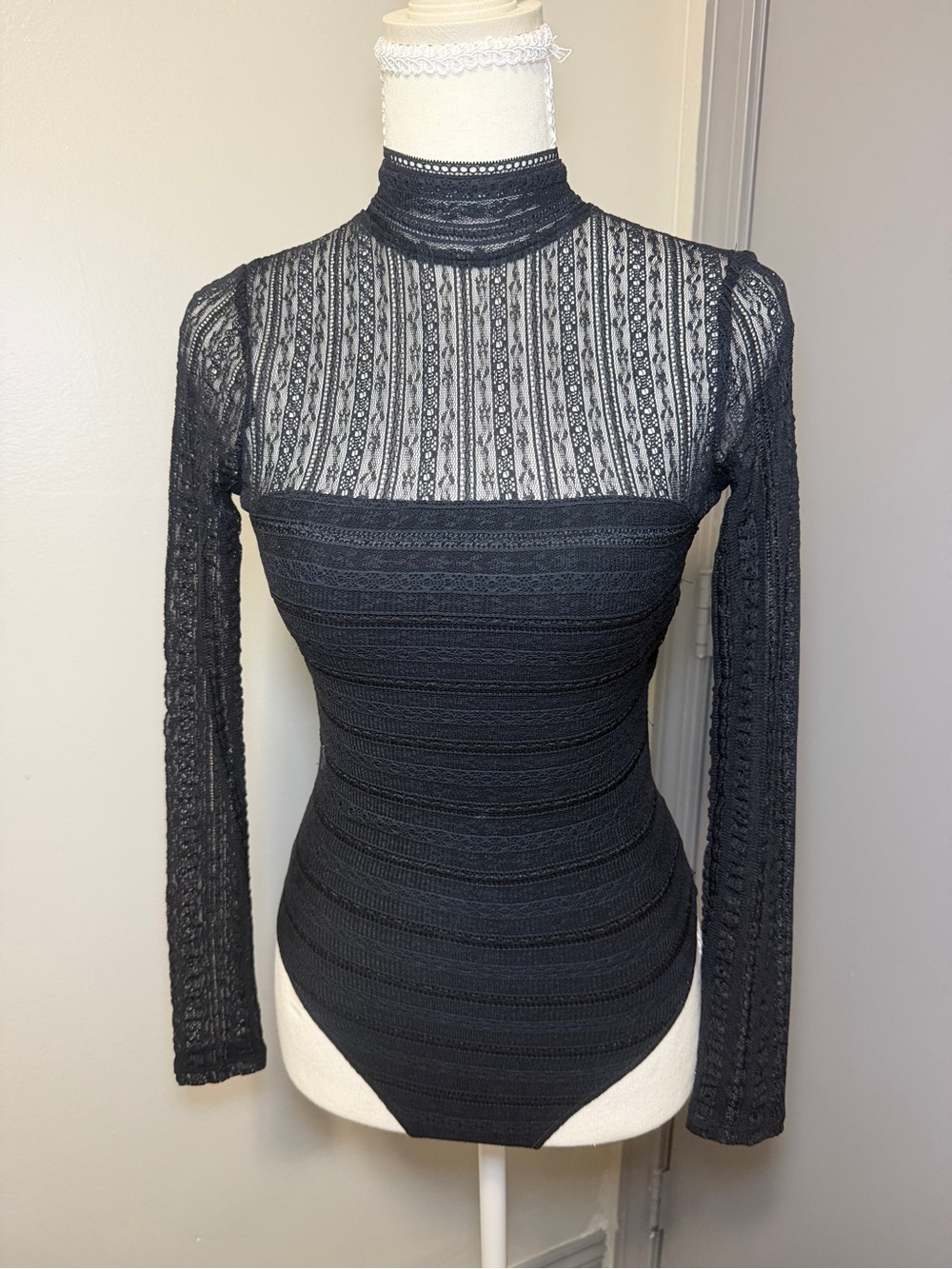 Abercrombie & Fitch Black Lace Mock Neck Long Sleeve Bodysuit